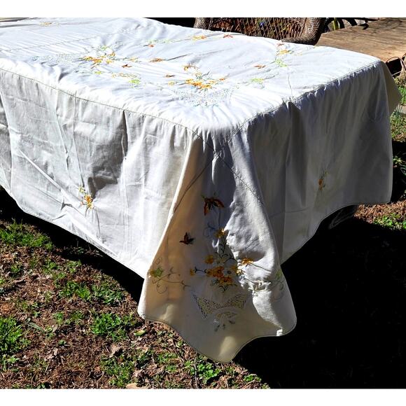 Cotton Ivory Tablecloth Large 130x100 Embroidered Butterflies Flowers Vintage